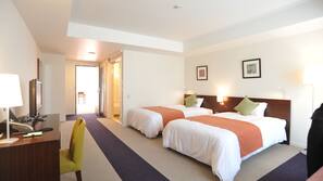 In-room safe, individually decorated, individually furnished, desk