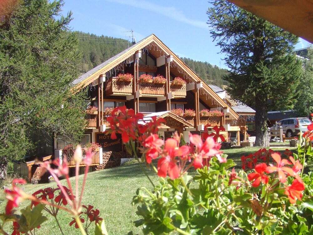 Chalet Hôtel L'Ecureuil in Vars, France