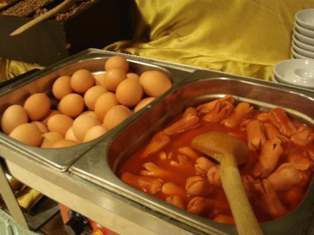 Photo - Maywood Hotel