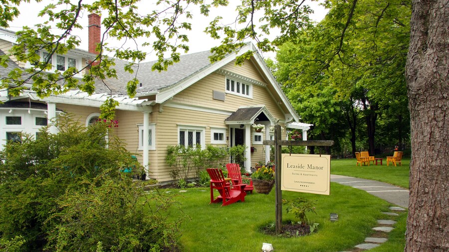 Leaside Manor by The Leaside Group