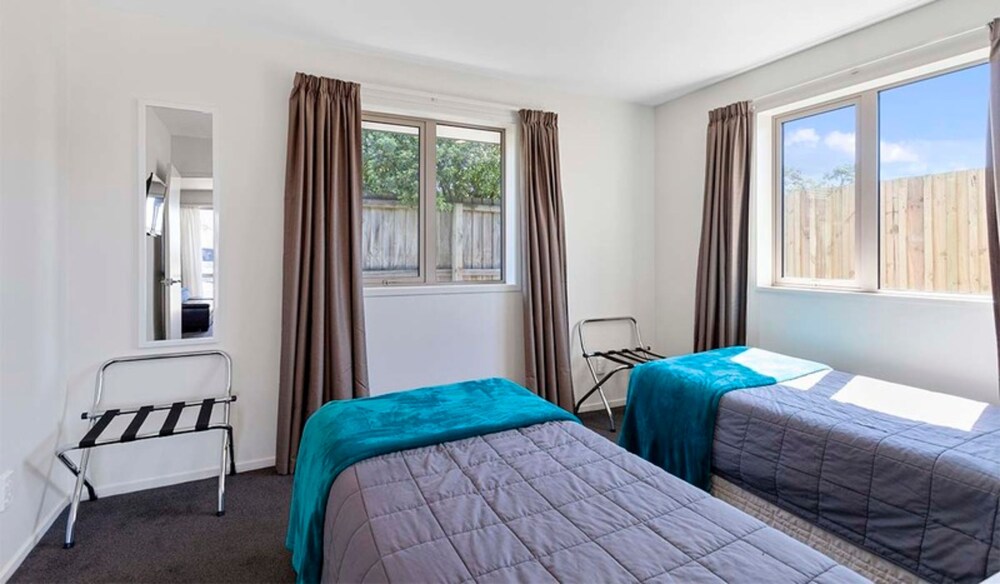 Rolleston Highway Motel Reviews, Photos & Rates