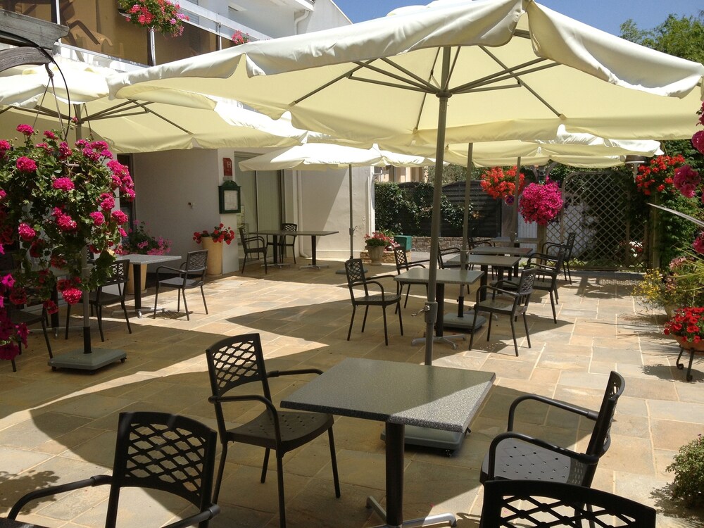 Hotel Restaurant Les Sablons Sainte Marie Sur Mer Hotel Restaurant Les Sablons Sainte Marie Sur Mer