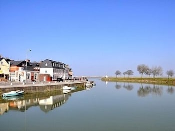 Hotel Du Port Et Des Bains In Saint Valery Sur Somme Hotel Rates