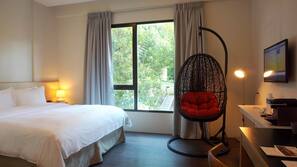 In-room safe, desk, iron/ironing board, free WiFi