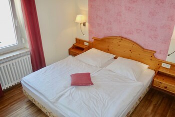 Hotel Deutsches Haus Kitzingen 2020 Room Prices Reviews