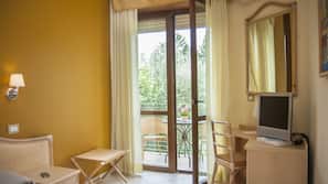 Minibar, una cassaforte in camera, una scrivania, lenzuola