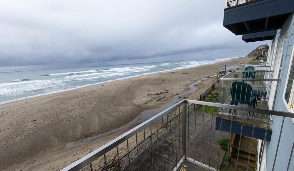 Book Sandcastle Beachfront Motel Lincoln City Hotel Deals
