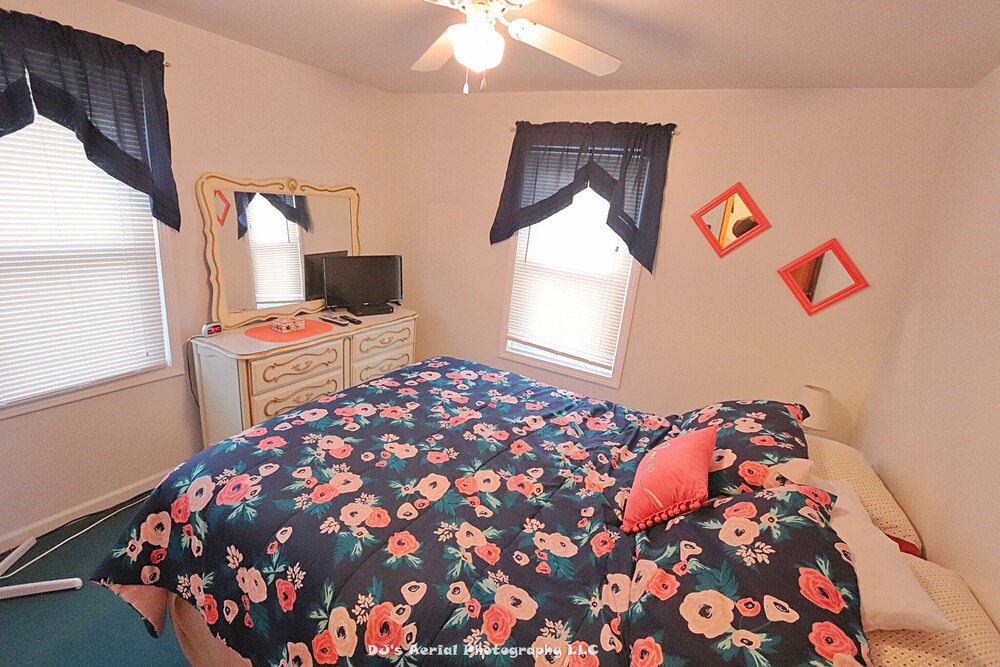 YearRound Waterfront Home with Deck and Lake Access, Pet Friendly