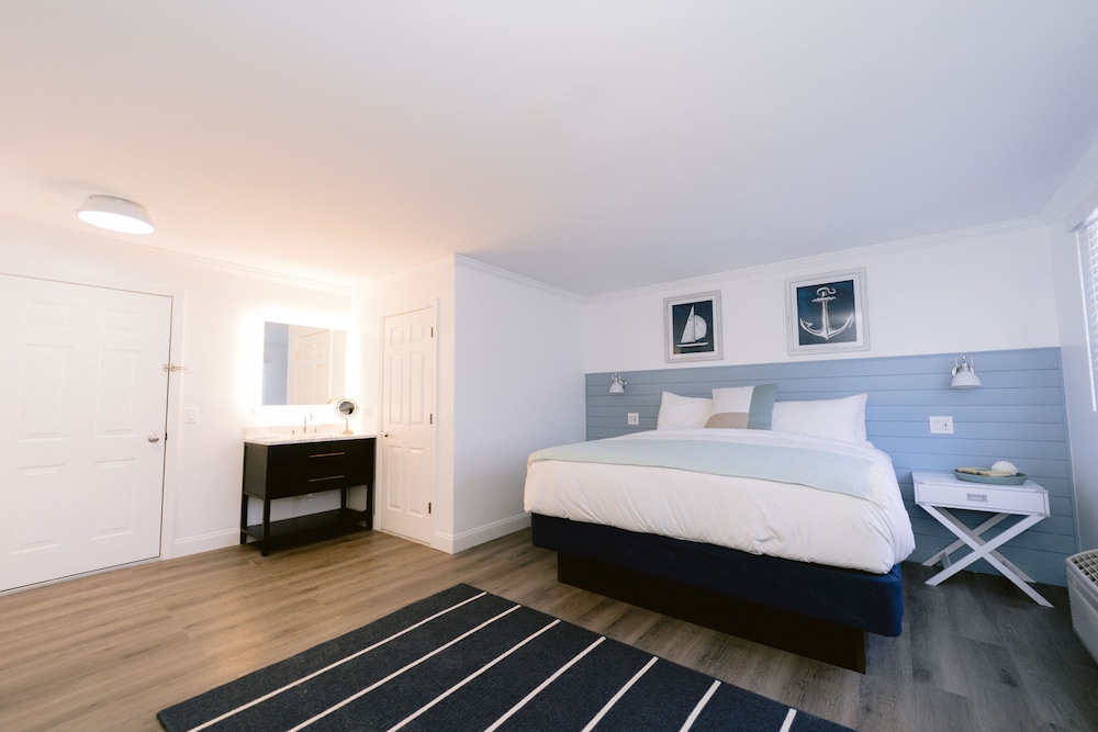 Champlin's Marina & Resort