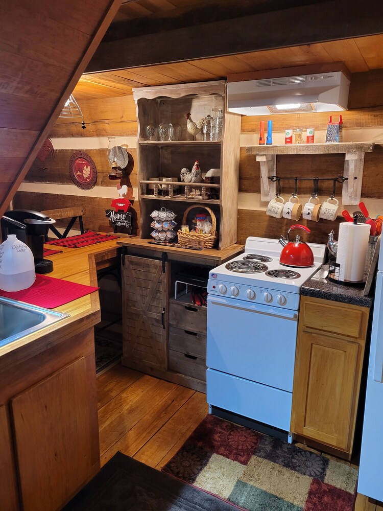 Private kitchen, Cabin for Two w/Outdoor Firepit