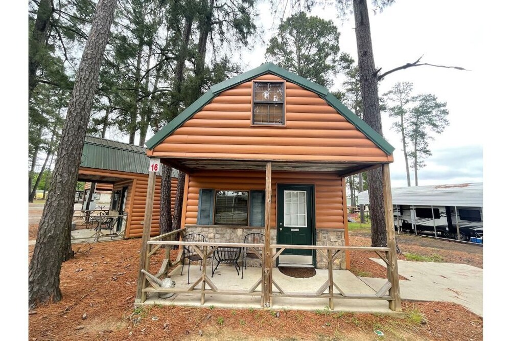 Cabin 16 at Tranquility Bay Resort, Zwolle Room Prices & Reviews