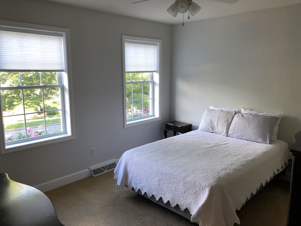 Ideal rental home for a historic Belmont Saratoga Springs Vrbo