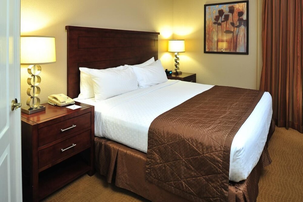Perfect Getaway! 3 Spacious Units w/Kitchen, Pool