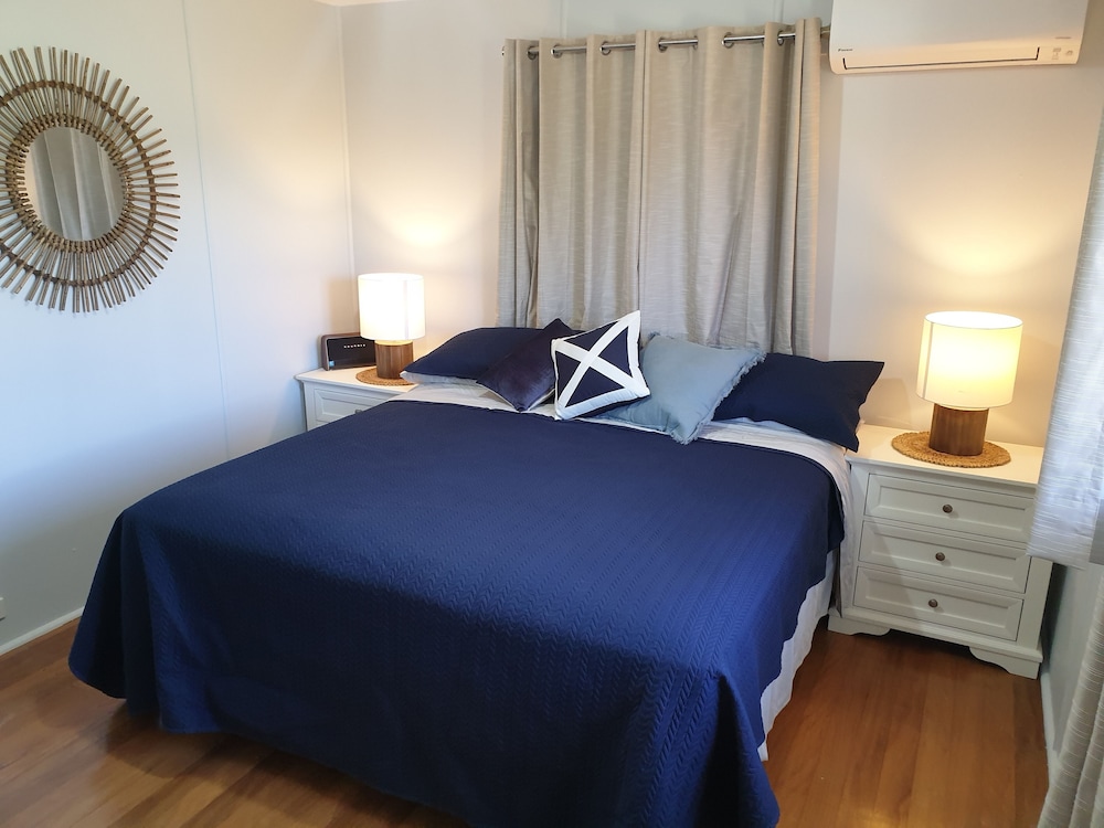 Indoor/outdoor petfriendly beach house next to worldclass beach and