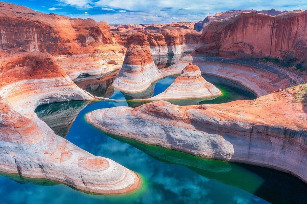 Beautiful Scenery on Lake Powell! Pool, Parking, Fitness Center,  Restaurant