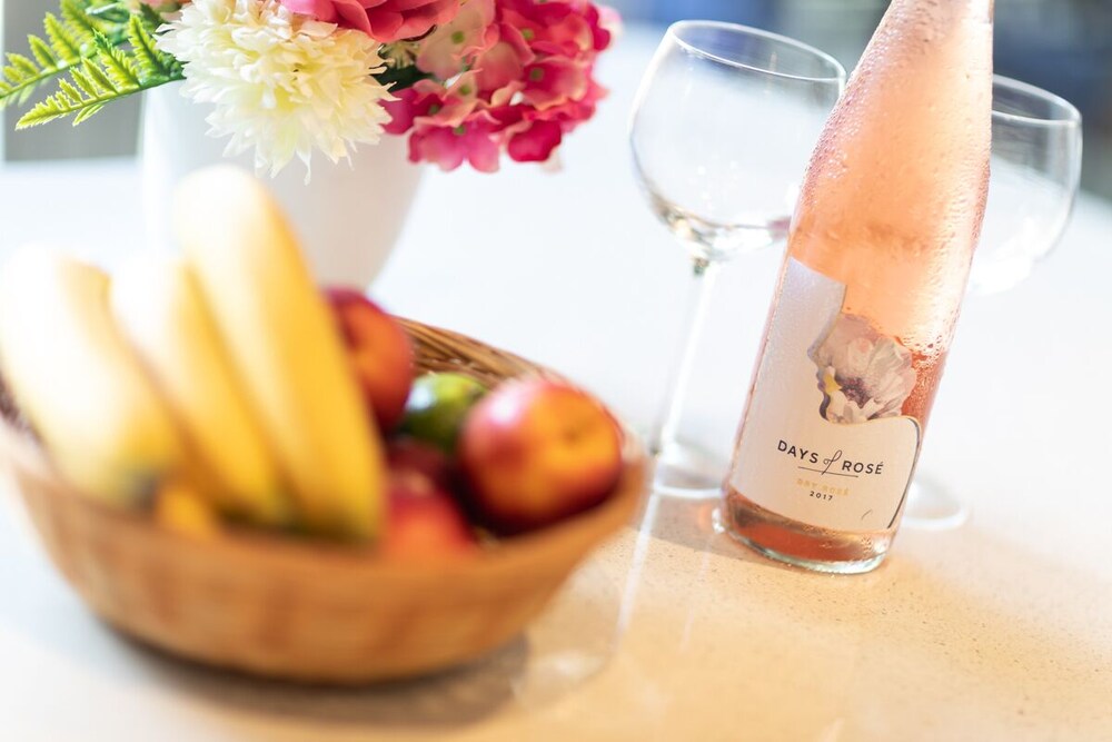 Darwin Style Tropical Luxury by the Foreshore