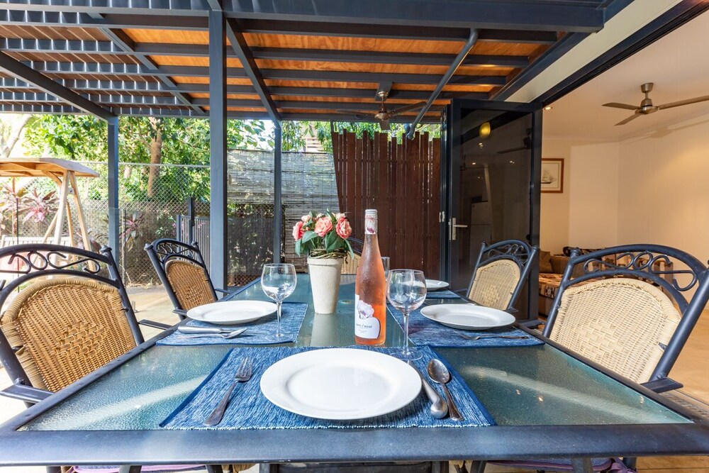 Darwin Style Tropical Luxury by the Foreshore