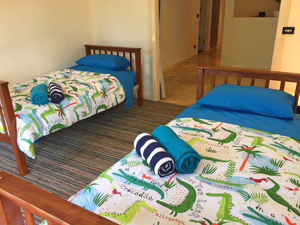 Darwin Style Tropical Luxury by the Foreshore