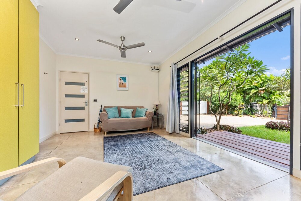 Darwin Style Tropical Luxury by the Foreshore