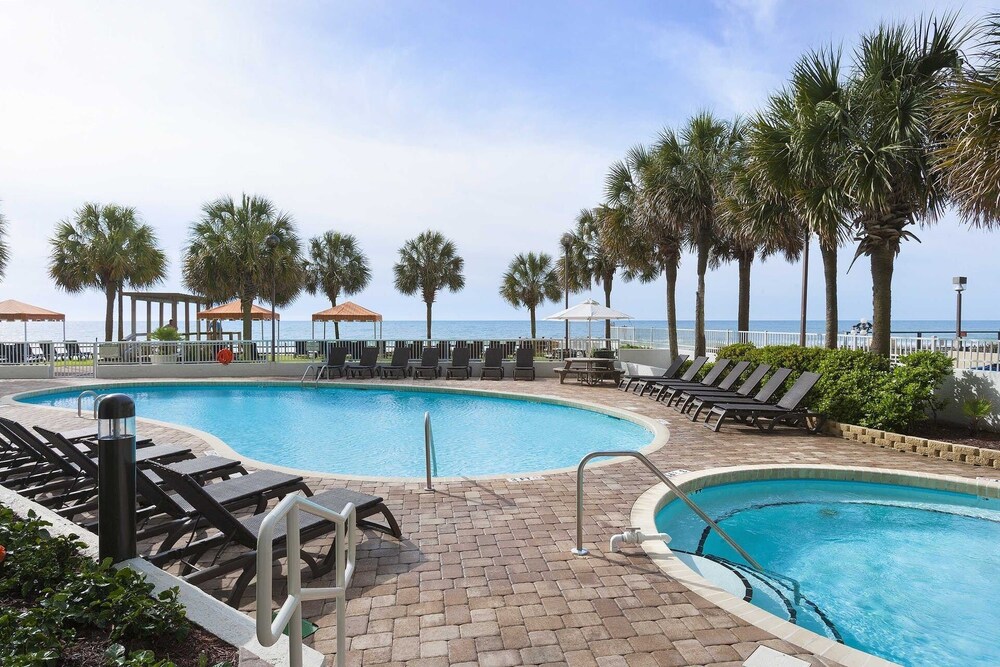 · Beautiful Oceanfront Suite - Great Location! Free Breakfast Included