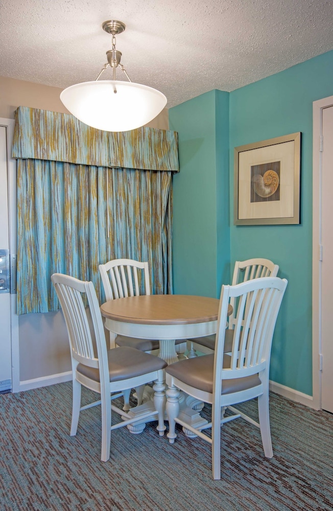 · Beautiful Oceanfront Suite - Great Location! Free Breakfast Included