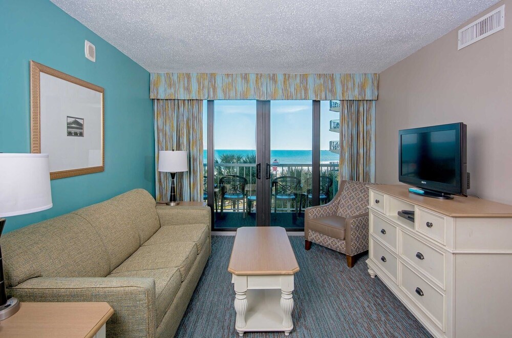 · Beautiful Oceanfront Suite - Great Location! Free Breakfast Included