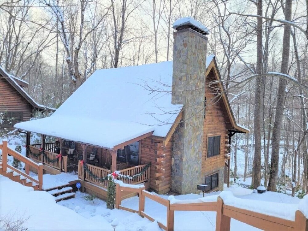 "A Little Piece of Heaven" in Maggie Valley