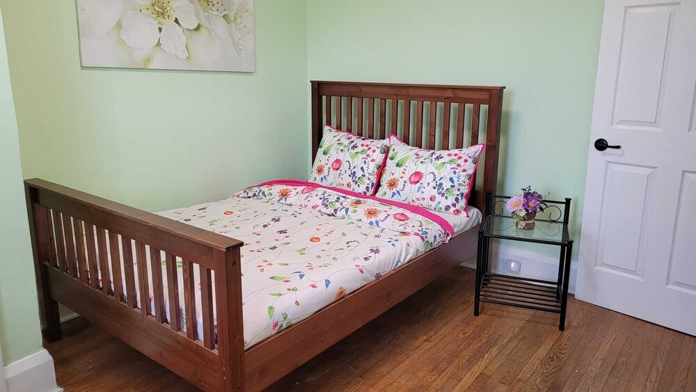 Entire Near Niagara, Crystal Beach, Buffalo Located in Canada Fort