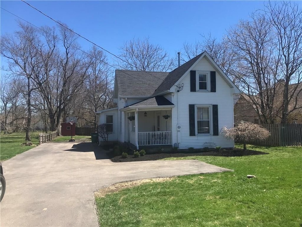 Historical Renovated Downtown Westfield Farmhouse