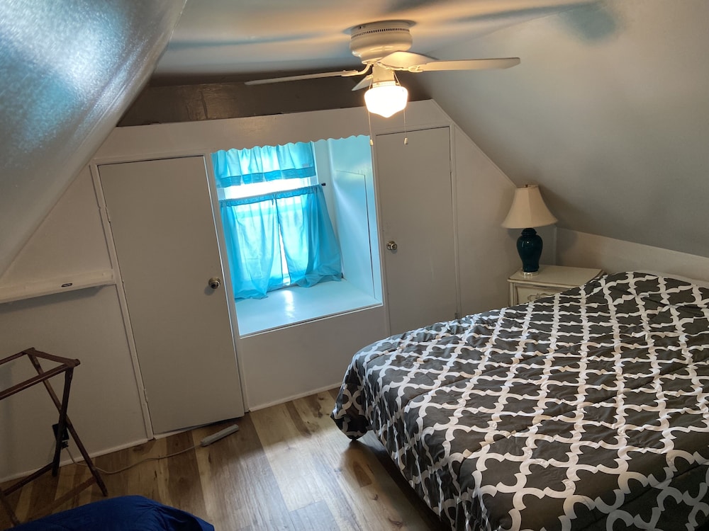 Historical Renovated Downtown Westfield Farmhouse