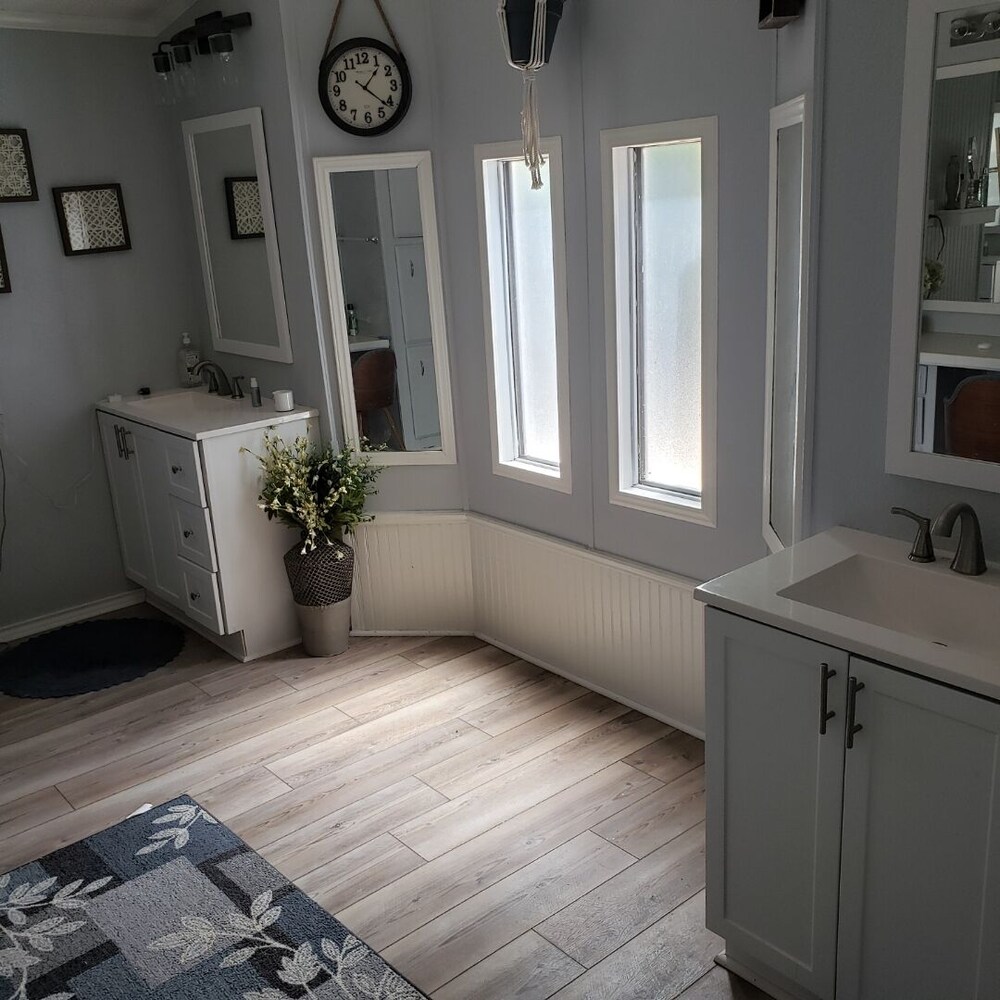 Lake Granbury Waterfront Home with private boat slip, Granbury Room