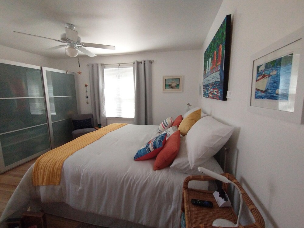 Cute ranch home near Lake MI walking distance 15 minutes Grand Haven