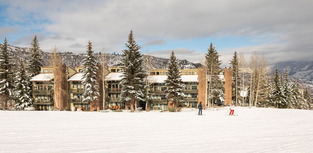 Ski-in, ski-out 2-bedroom condo ~ Interlude 202