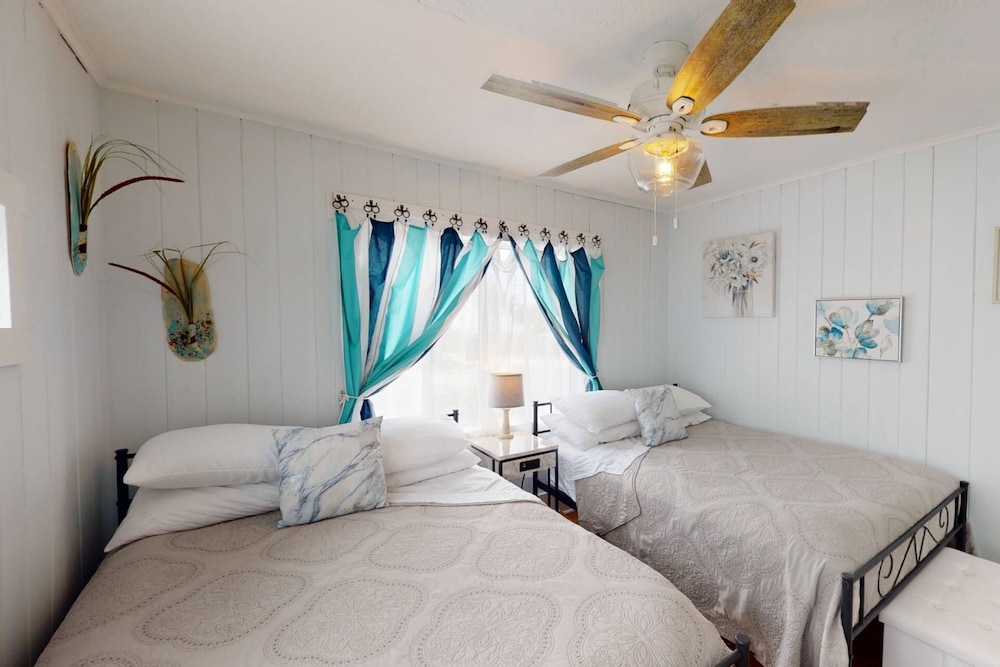 Shell Haven B - Quiet & Relaxing Waterfront Condo