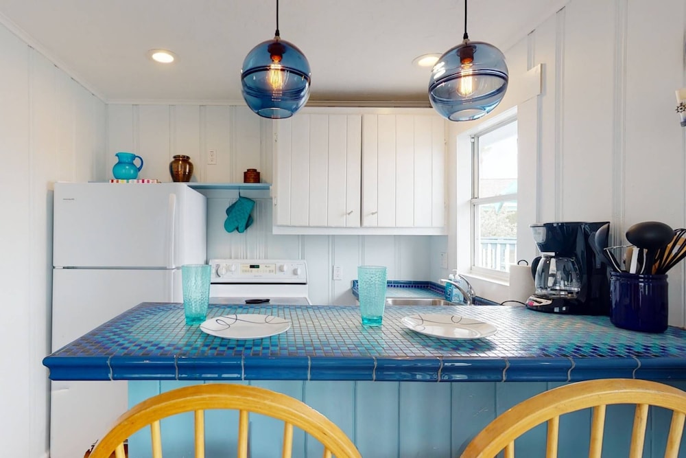 Shell Haven B - Quiet & Relaxing Waterfront Condo