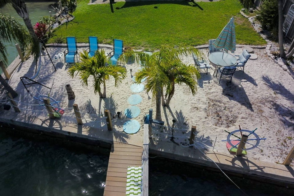 Shell Haven B - Quiet & Relaxing Waterfront Condo