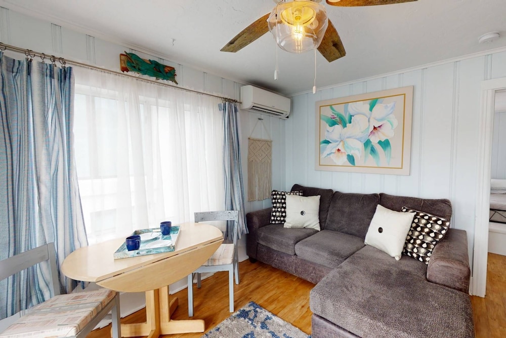 Shell Haven B - Quiet & Relaxing Waterfront Condo