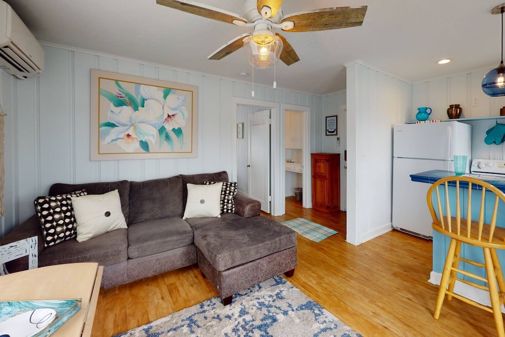 Shell Haven B - Quiet & Relaxing Waterfront Condo