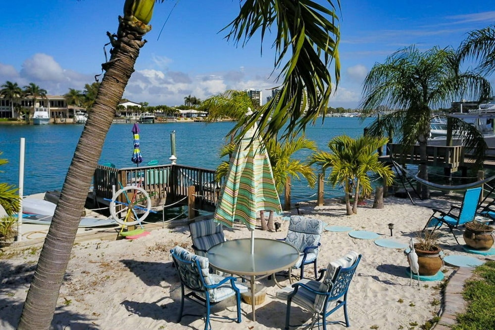 Shell Haven B - Quiet & Relaxing Waterfront Condo