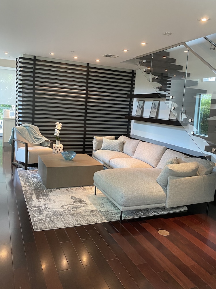 2110 Brickell Avenue #8 NEW LISTING, RECENTLY FURNISHED