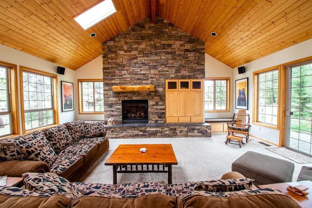 *Free Activities with Xplorie* Beautiful, Large Home with A/C, Hot Tub  Tokatee