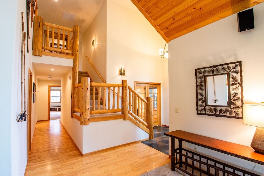 *Free Activities with Xplorie* Beautiful, Large Home with A/C, Hot Tub  Tokatee