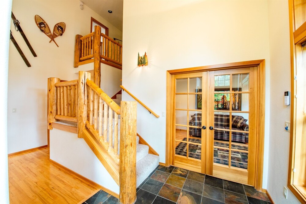 *Free Activities with Xplorie* Beautiful, Large Home with A/C, Hot Tub  Tokatee