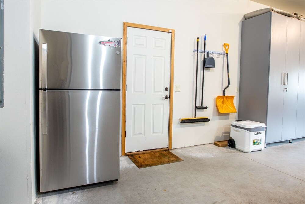 *Free Activities with Xplorie* Beautiful, Large Home with A/C, Hot Tub  Tokatee