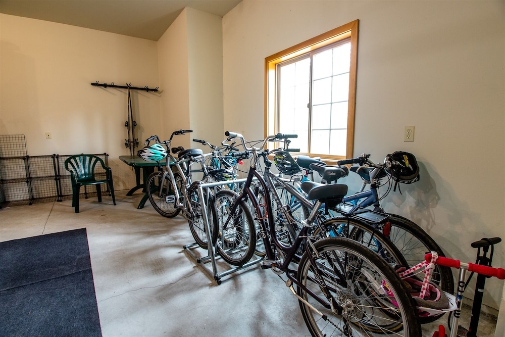 *Free Activities with Xplorie* Beautiful, Large Home with A/C, Hot Tub  Tokatee