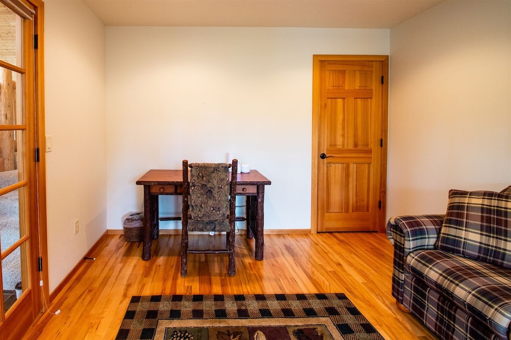 *Free Activities with Xplorie* Beautiful, Large Home with A/C, Hot Tub  Tokatee