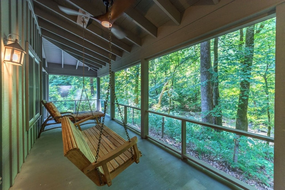 Breathtaking 12 ac mountain river home + waterfall