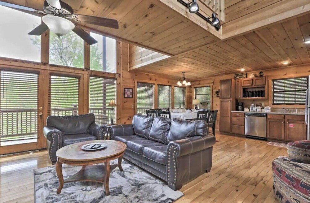 Secluded 4BR Cabin w/ Pool Table + Hot Tub!