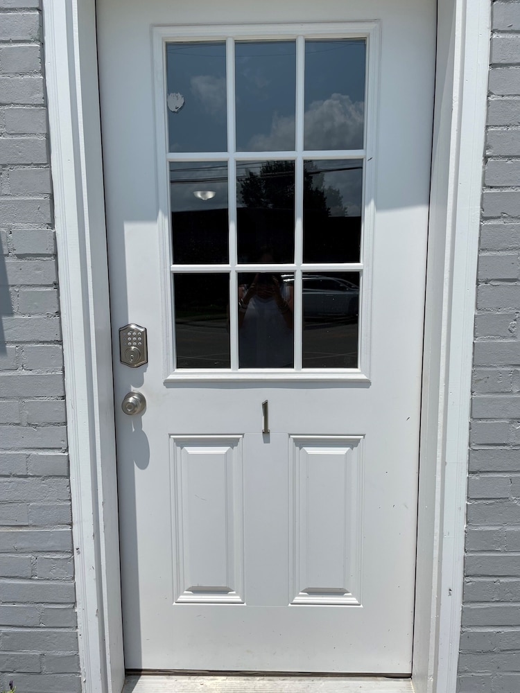 Holland Suites, Suite #1