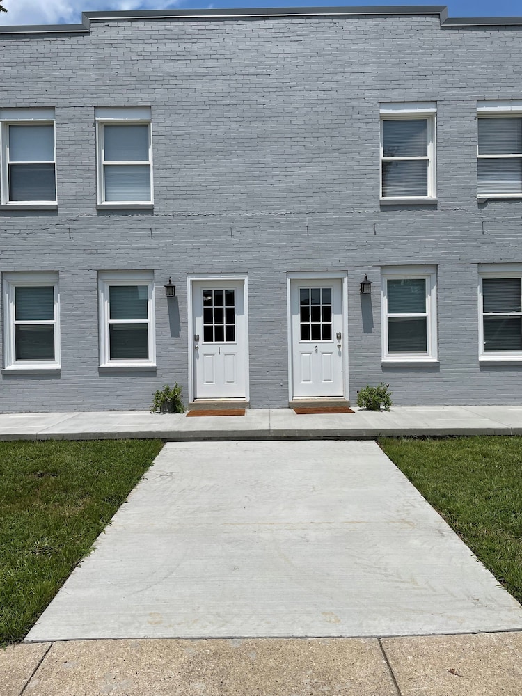 Holland Suites, Suite #1